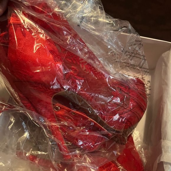 Ladies do you want attention? You got them in these!! - Picture 9 of 10